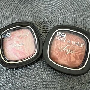 BUNDLE Wet n Wild Fergie Centerstage To Reflect Shimmer Palette Highlighters